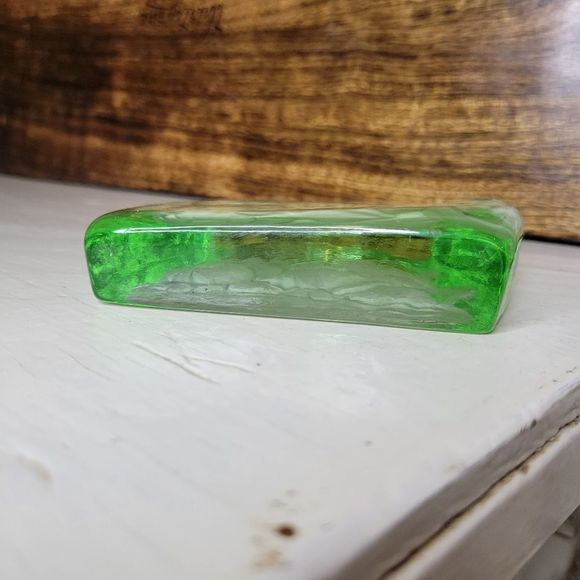Under the Sea Paperweight Crystal Green Glass Etched Art - Picture 7 of 7